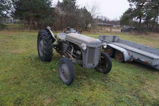 Traktor Massey Ferguson