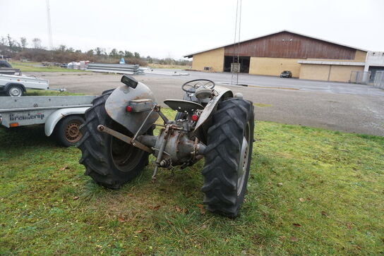 Traktor Massey Ferguson