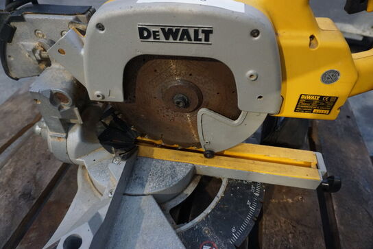 Kap/-geringssav DeWalt DW707