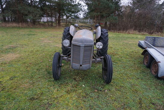 Traktor Massey Ferguson