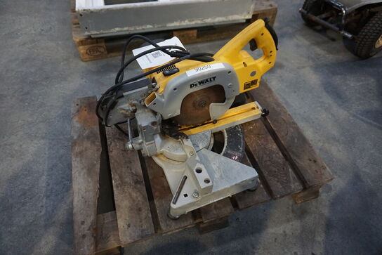 Kap/-geringssav DeWalt DW707