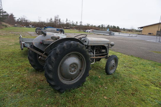 Traktor Massey Ferguson