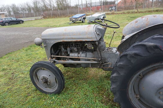 Traktor Massey Ferguson