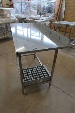 Rustfri stålbord m. bagkant 180x70xH90cm