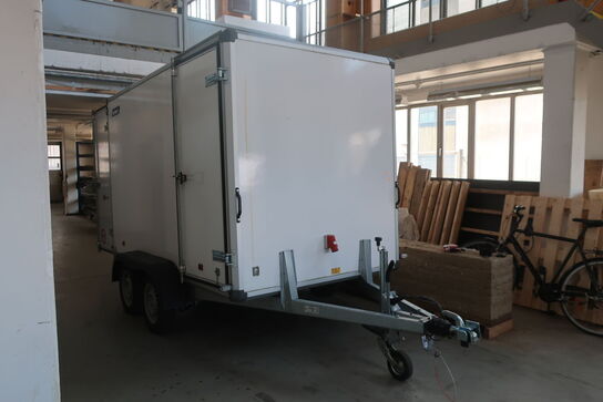 Cargotrailer VARIANT 2005c3-door opbygget med fliseskærerobot ABB IRB 2600 samt generator EUROPOWER EPS7000TDE