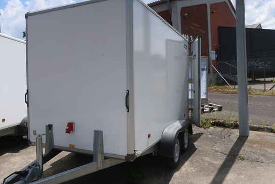 Cargotrailer VARIANT 2005c3-door opbygget med fliseskærerobot ABB IRB 2600 samt generator EUROPOWER EPS7000TDE