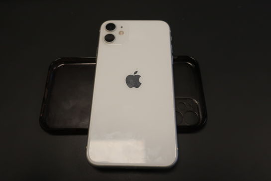 Smartphone iPhone 11 64GB (momsfri)