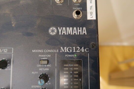 Yamaha MG124C mixing console