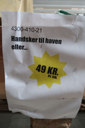 Palle med div. handsker