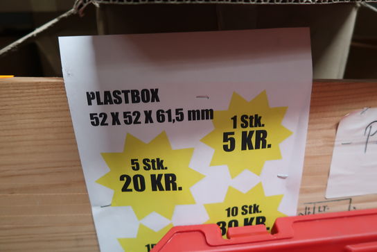 Palle med plastbokse