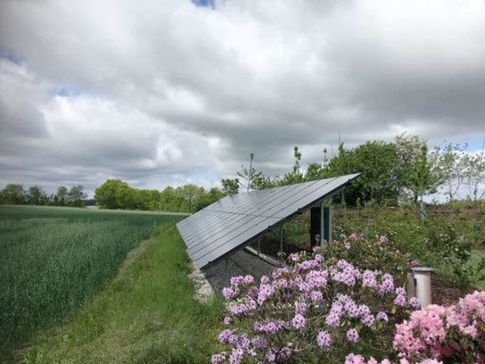 25 kW komplet jordbaseret solcelleanlæg