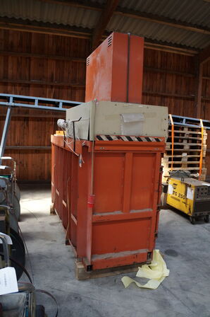 Pappresser ORWAK 8020 BALER 