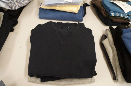 1 stk. Polo & 4 stk. Sweatshirts BERKELEY S