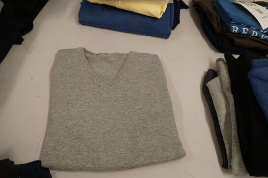 1 stk. Polo & 4 stk. Sweatshirts BERKELEY S