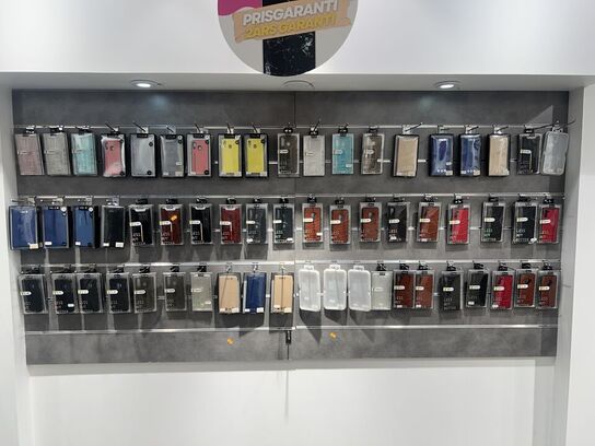 Salgsdisplays i grå inkl. bøjler