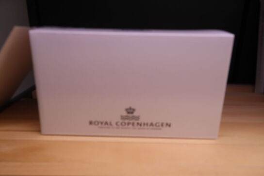 Royal Copenhagen Hvid Riflet souffléskåle 2 stk.