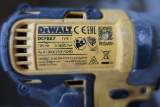 3 stk. håndværktøj DEWALT u. batteri