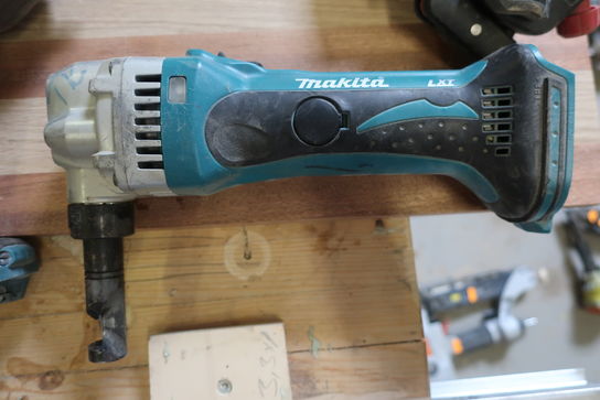 Pladenipler MAKITA DJN161 u. batteri