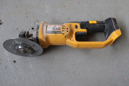 Vinkelsliber DEWALT DCG412 u. batteri