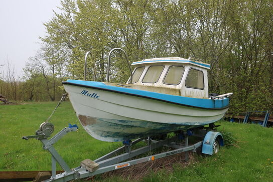 Båd samt bådtrailer NEPTUN Navy Remorque