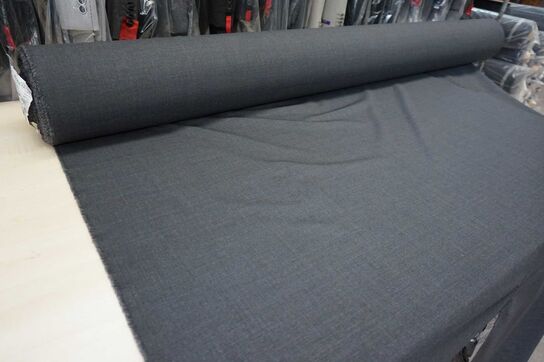 1 Stofrulle ca. 60 meter Oliveira 4908 Dark Grey