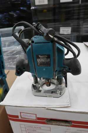 Overfræser MAKITA RP0900