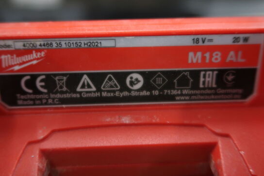 Arbejdslampe MILWAUKEE M18 AL u. batteri