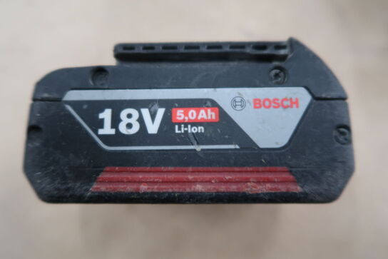 5 stk. batterier samt 2 stk. ladere BOSCH