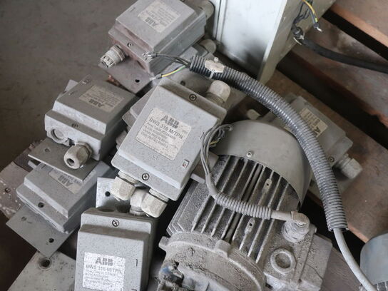 2 ppl. m. various electric motors etc. (see pictures)