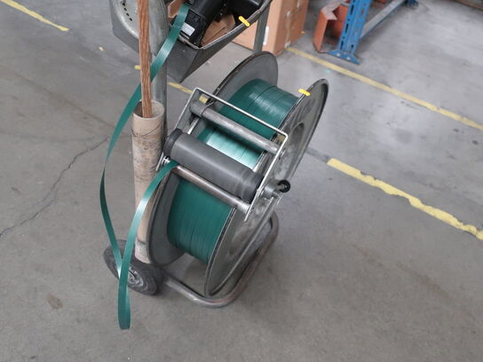 Strapping set with FROMM P320 machine