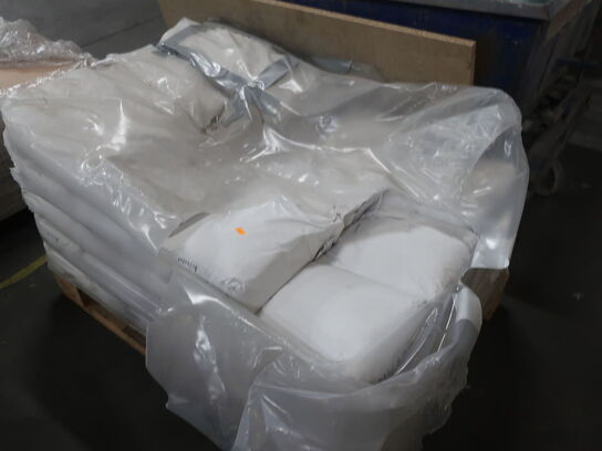 Media for sandblasting approx. 20 bags 25 kg. (see pictures)