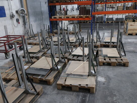 18 pcs. aluminum consoles for precise storage of plates etc.