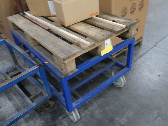 4 pieces rolling tables for pallets