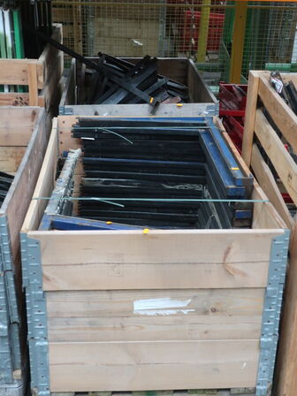 Large batch of racks for glass, mirrors, plates etc.