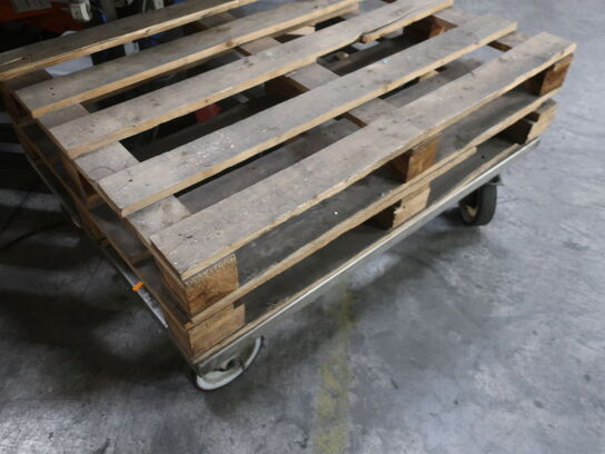 3 pcs. rolling tables for pallets