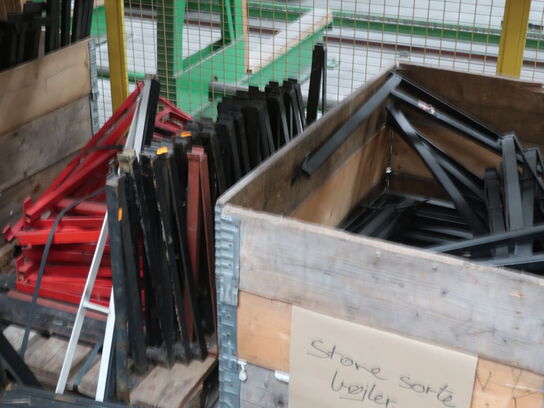 Large batch of racks for glass, mirrors, plates etc.