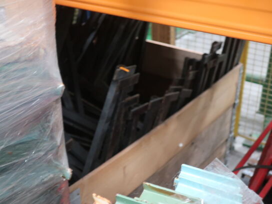 Large batch of racks for glass, mirrors, plates etc.