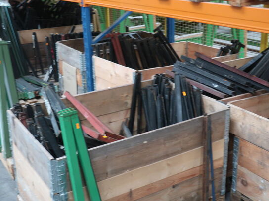 Large batch of racks for glass, mirrors, plates etc.