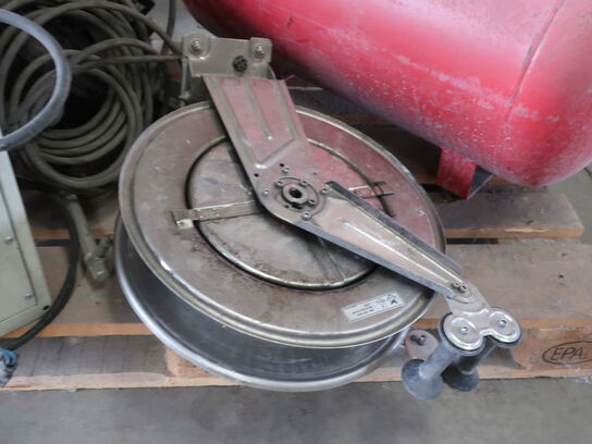 Pressure tank P. LINDBERG, hose reel for water etc. (see pictures)