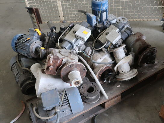 Pallet with misc. electric motors etc. (see pictures)