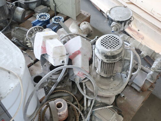 2 ppl. m. various electric motors etc. (see pictures)