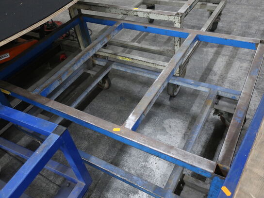 4 pieces rolling tables for pallets