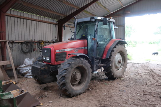 Traktor MASSEY FERGUSON 4270 Mf 4 Wd