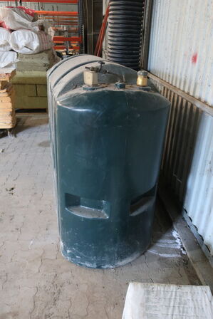 Plastiktank 1330 liter, med pumpe