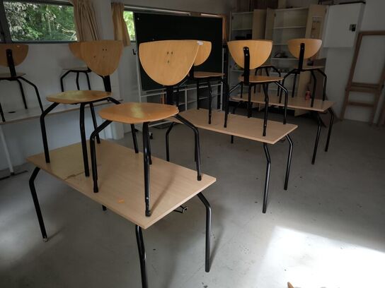 Diverse borde samt stole
