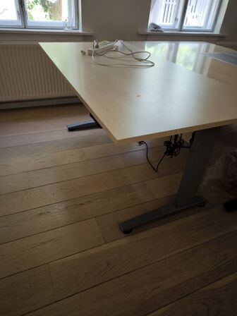 El. hæve/sænke skrivebord 