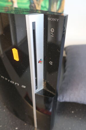 Spillekonsol SONY PLAYSTATION 3 samt subwoofer