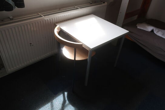 Alt indhold i rummet