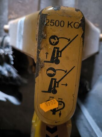 Palleløfter 2500 kg. 