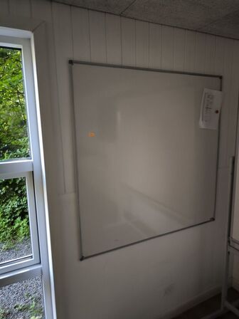 2 stk. whiteboards